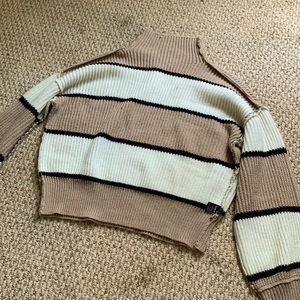 Super cute Fall cozy sweater. Size small turtle neck